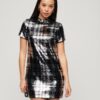 Vestido de camiseta de cuello alto con lentejuelas