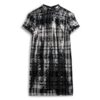 Vestido de camiseta de cuello alto con lentejuelas