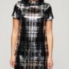 Vestido de camiseta de cuello alto con lentejuelas
