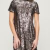 Vestido de camiseta de cuello alto con lentejuelas