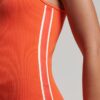 Vestido de tirantes con el logotipo S