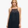 Vestido largo de playa con cuello halter de encaje Vestido largo de playa con cuello halter de encaje