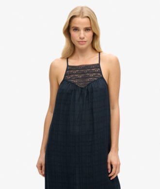 Vestido largo de playa con cuello halter de encaje