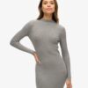 Vestido midi ajustado con espalda descubierta