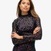 Vestido midi con lentejuelas y espalda descubierta