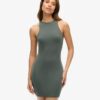 Vestido mini ajustado con espalda cruzada